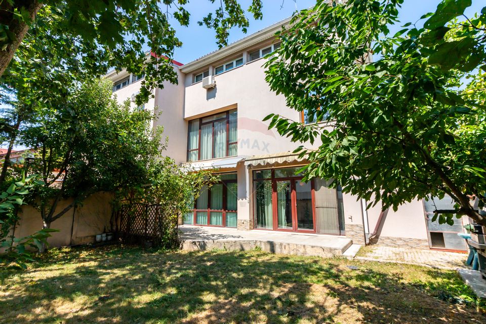 Casă / Vilă în Pipera de inchiriat, Iancu Nicolae, 5 x parcare