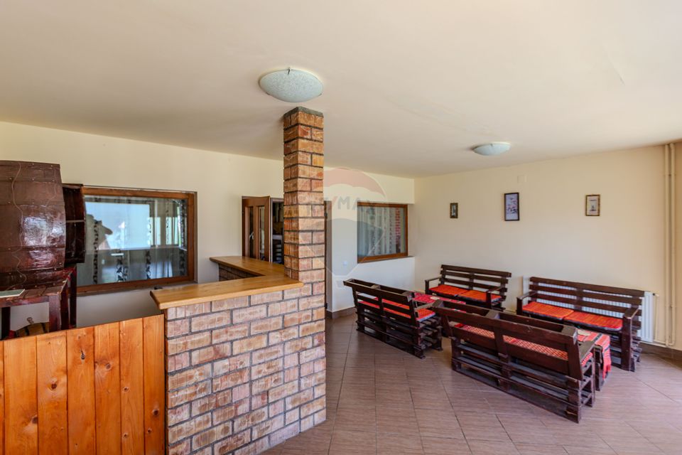 Hotel / Pensiune cu 10 camere de vânzare/Vama Buzaului