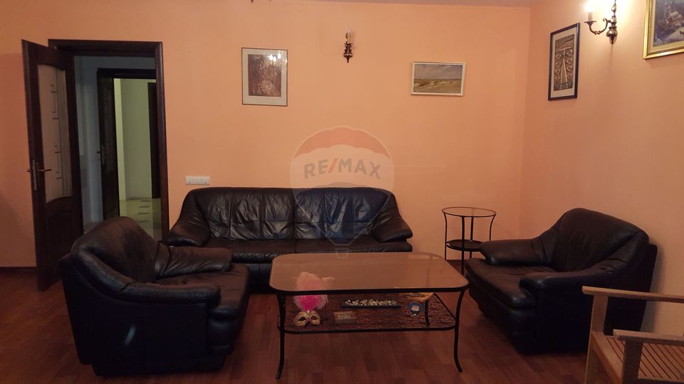 6 room House / Villa for sale