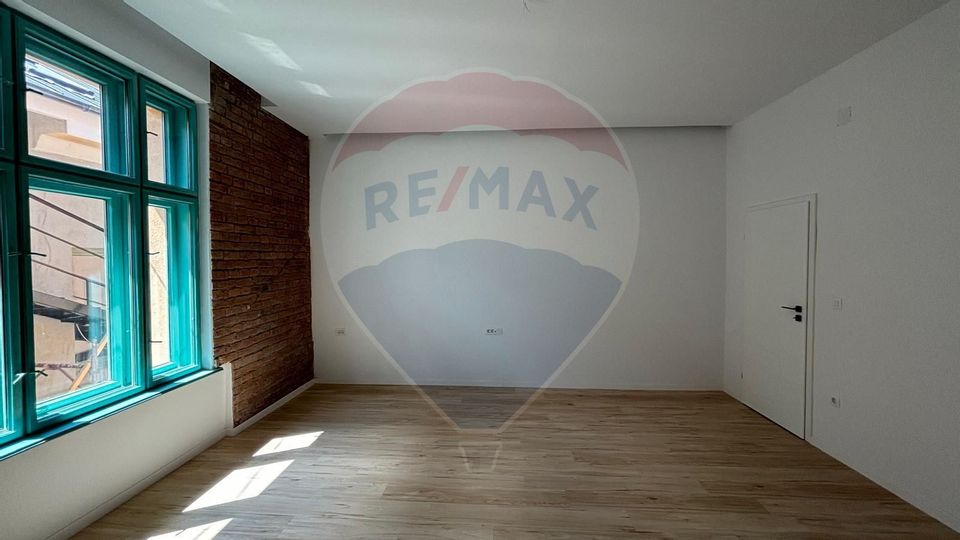 54sq.m Office Space for rent, Central area