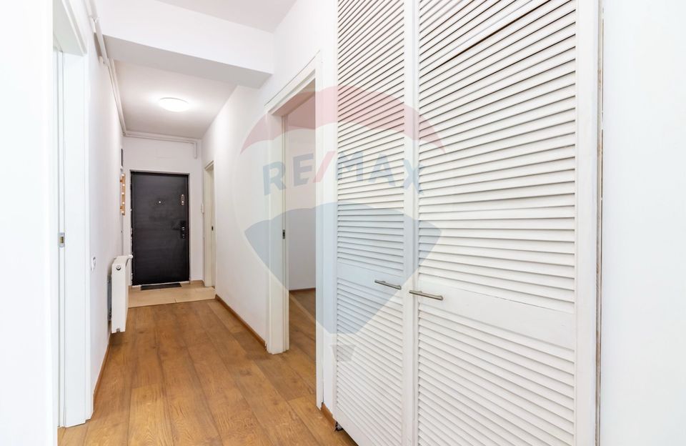 Apartament de vanzare în Bucurestii Noi, curte 80 mp, parcare, boxa