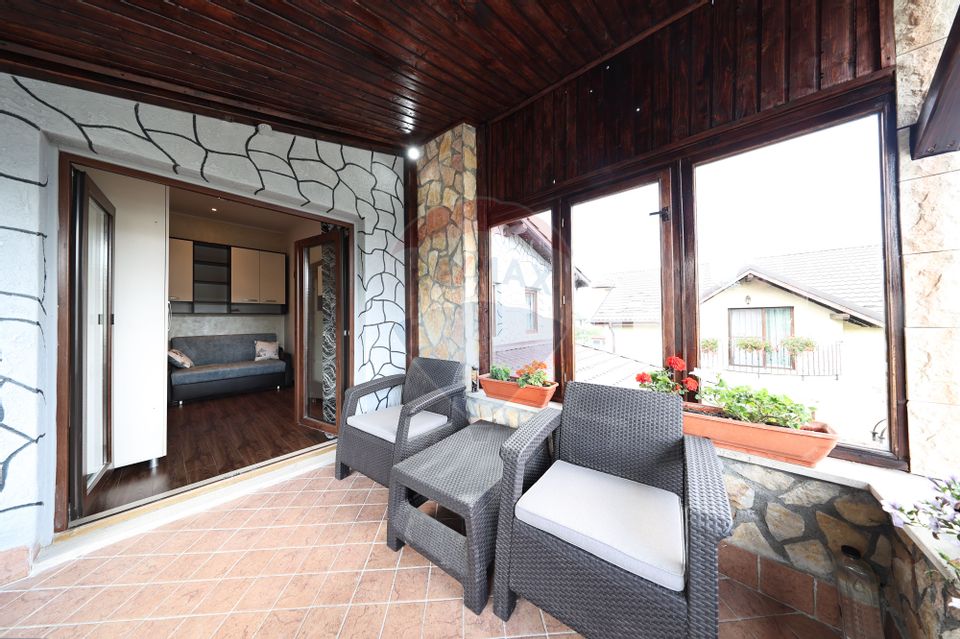 Conac, proprietate unica, in mijlocul naturii, Sacele!