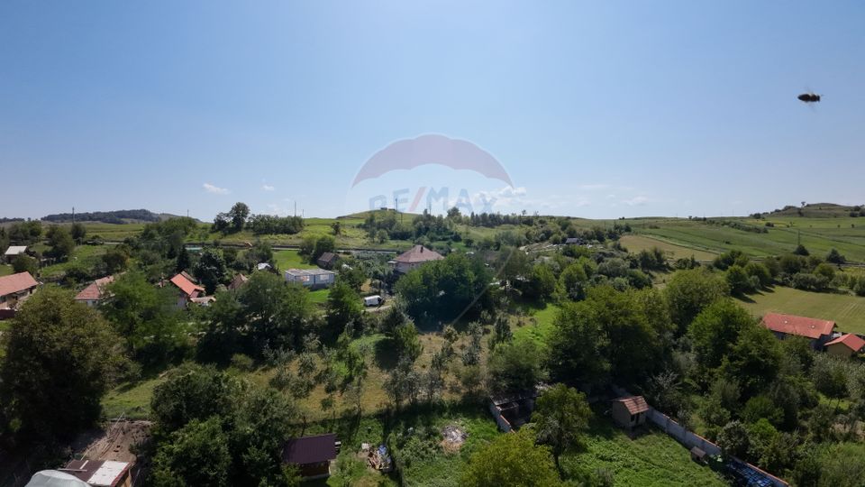 Land 3,000sqm Hetiur / Strada Principala