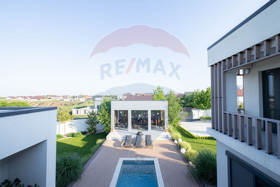8 room House / Villa for sale