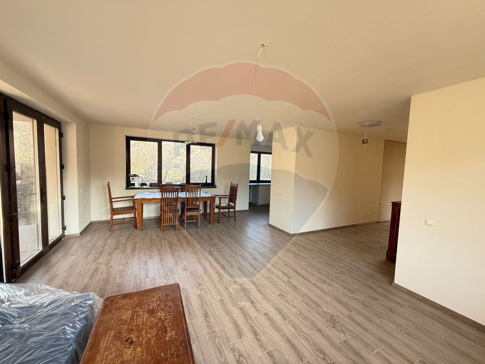 4 room House / Villa for sale, Podgoria area