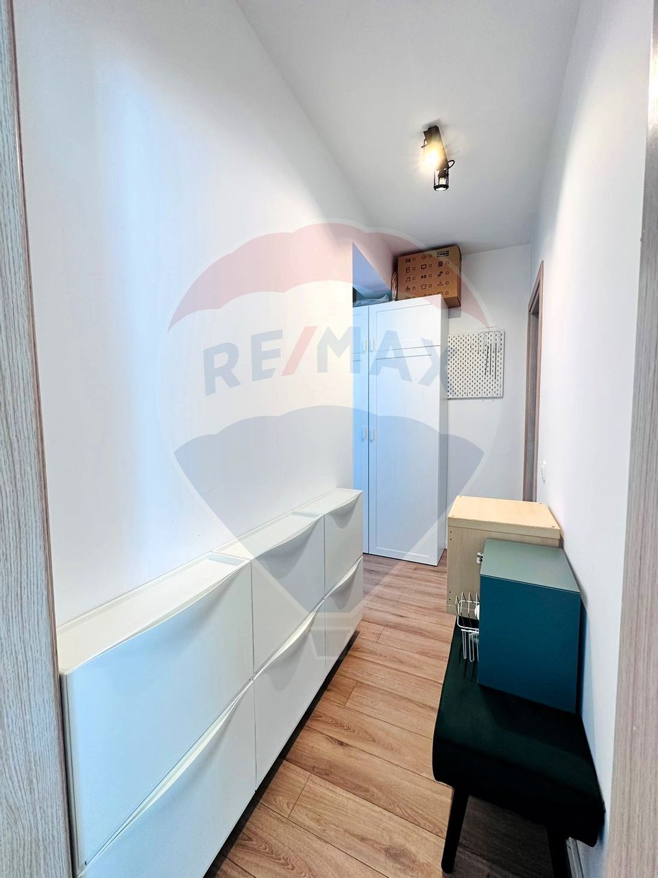 Apartament cu 3 Camere, Terasa si 2 locuri de parcare-Sector 1