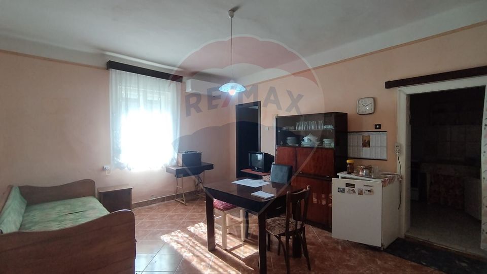 CASĂ DE VÂNZARE , Loc.Carastelec  jud. Sălaj - oportunitate unică!