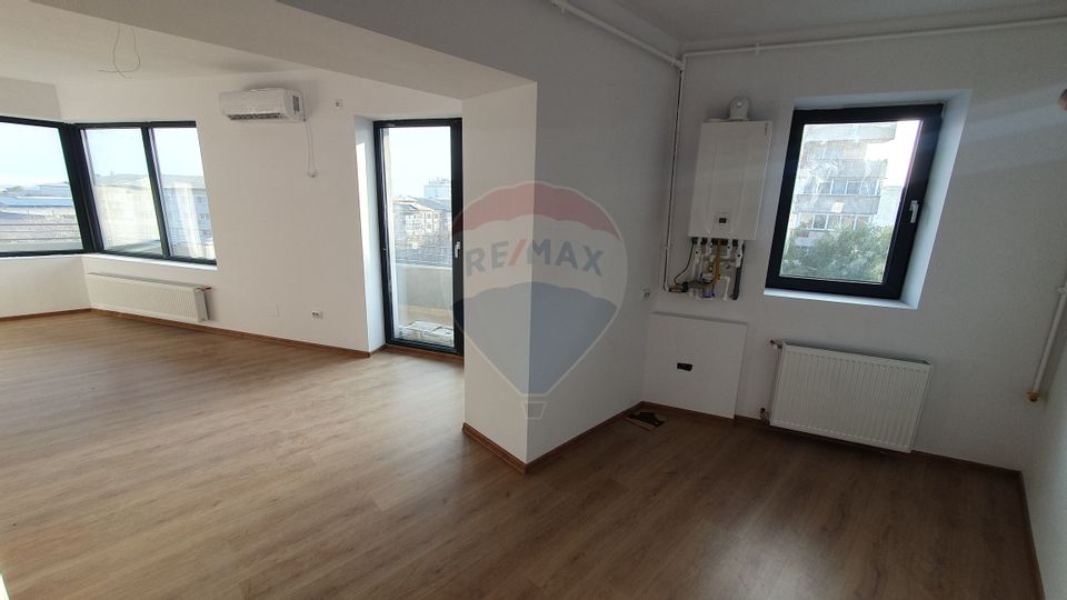 Apartament cu 3 camere, Complex Victoria 100 mp