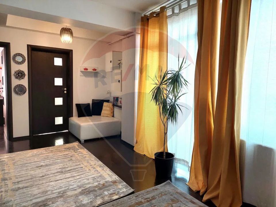 Apartament cu 2 camere de închiriat în zona Damaroaia