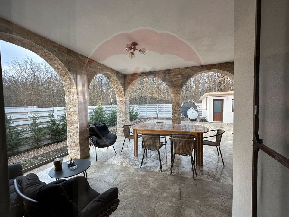 Casa/Vilă cu spatele la padure Vanatori