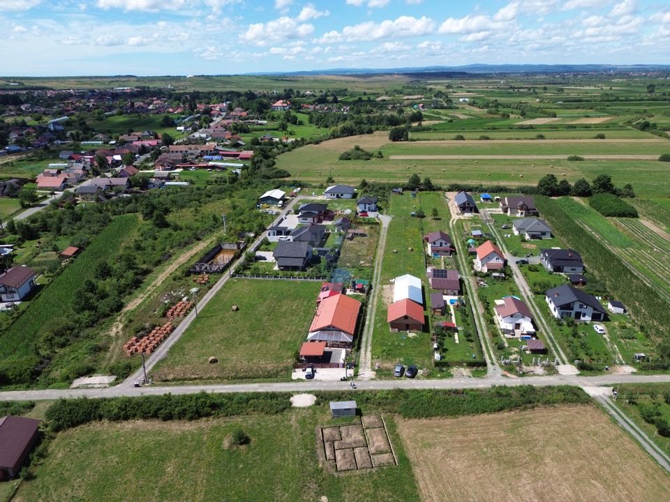 Casa 90m2 cu hala 120 m2 si 8 ari de teren de vanzare in CATALINA