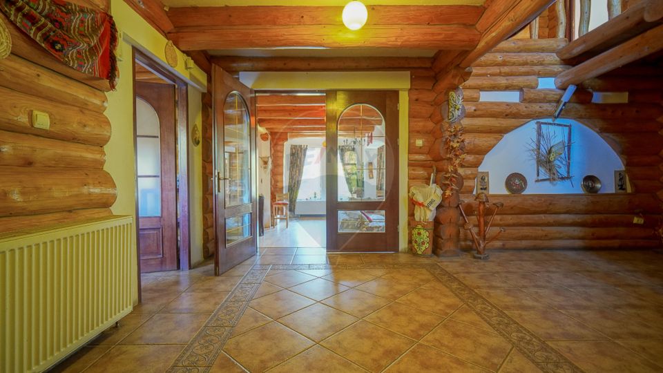 8 room House / Villa for sale