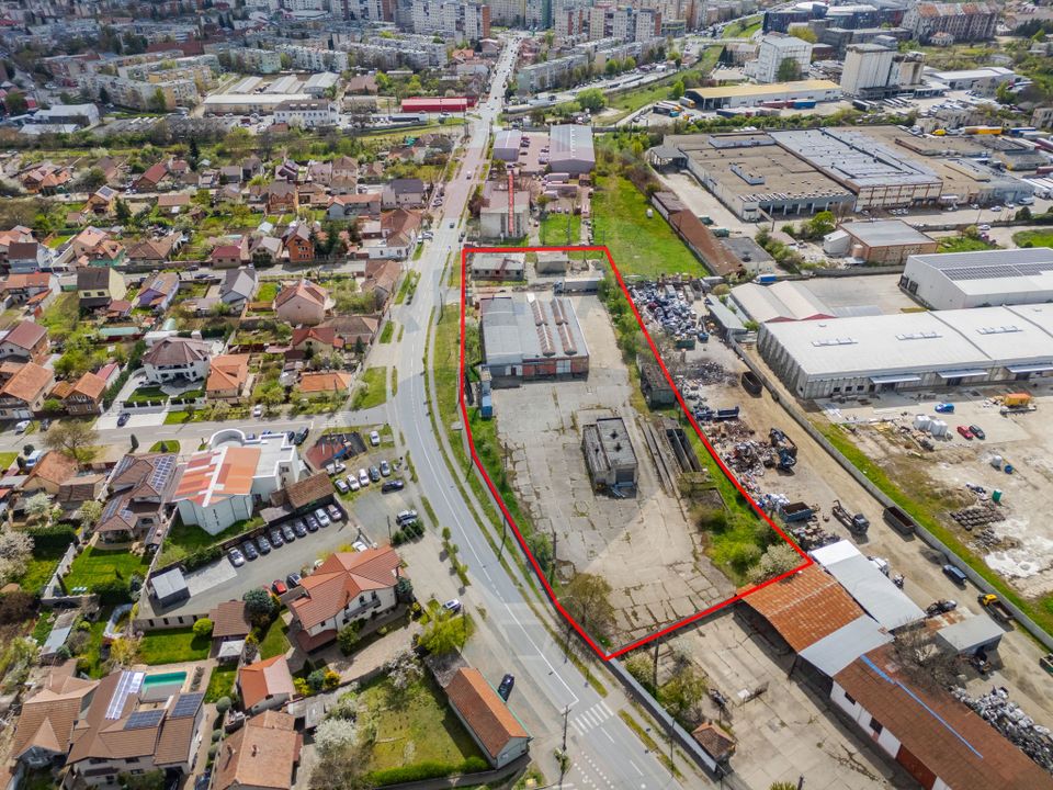 Teren 7619mp cu hala industriala/comerciala, FS - 110 ml de vanzare