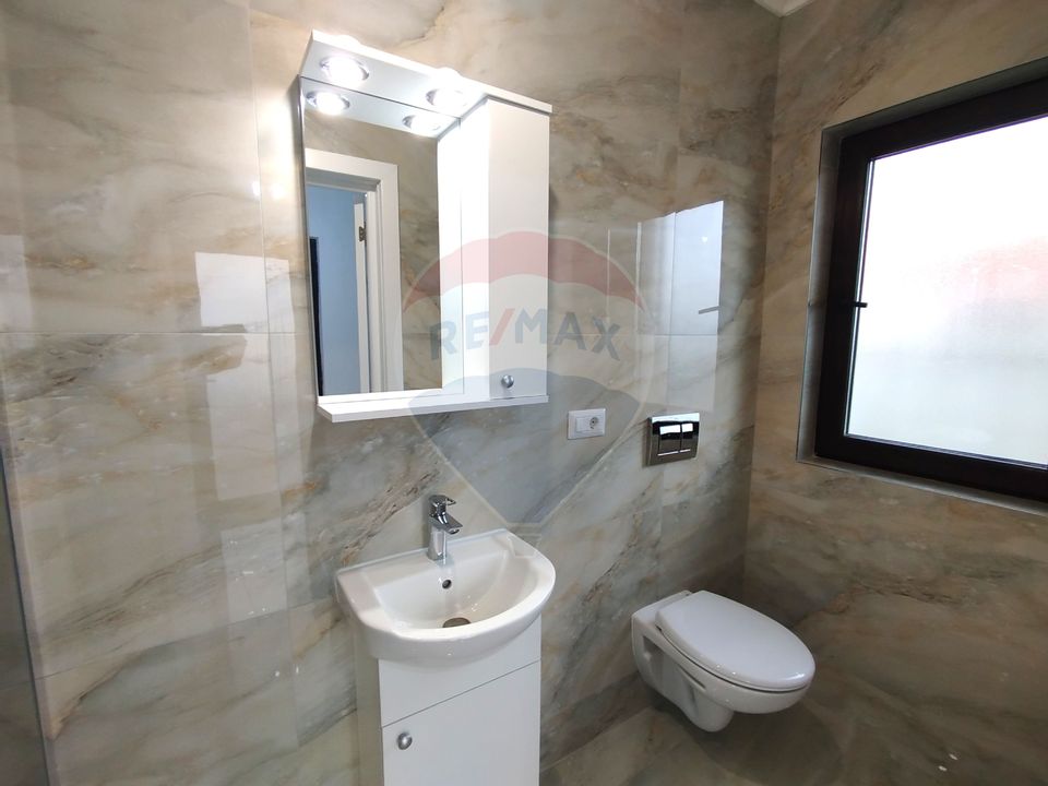 Casă / Vilă cu 4 camere de vânzare/zona Harman