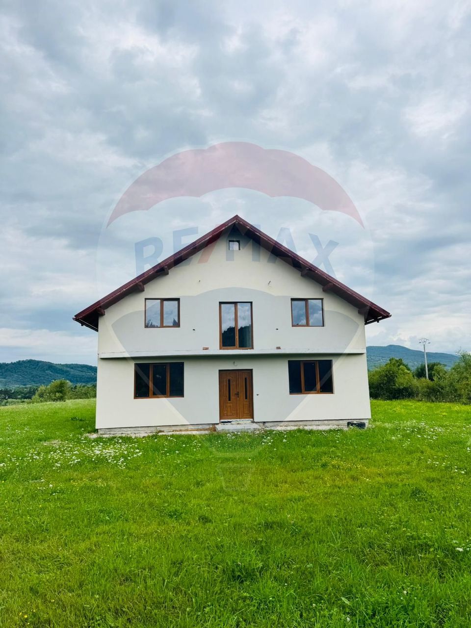 Casă / Vilă cu 8 camere de vânzare