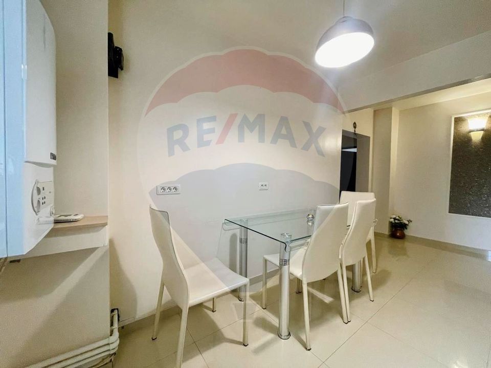 Apartament 3camere de inchiriat Constanta zona Reyna cu vedere la mare