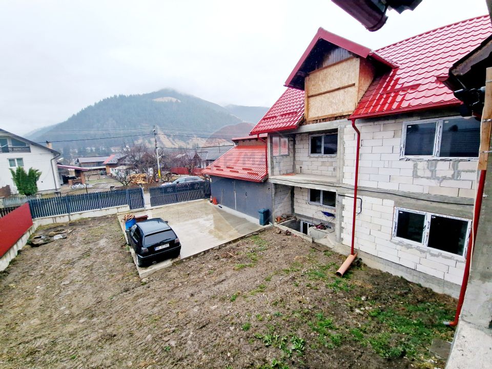 8 room House / Villa for sale