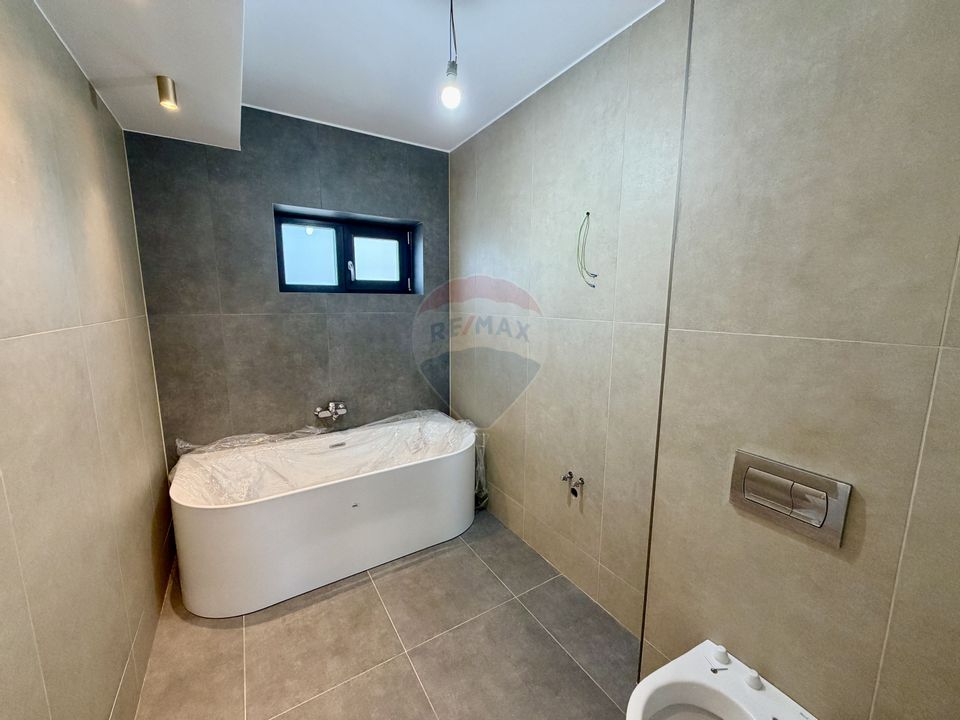 Casă / Vilă cu 4 camere de vânzare în zona Nord