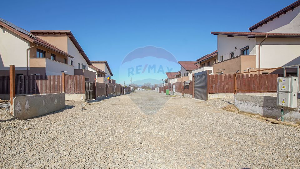 Casă Tip Duplex,  Săcele