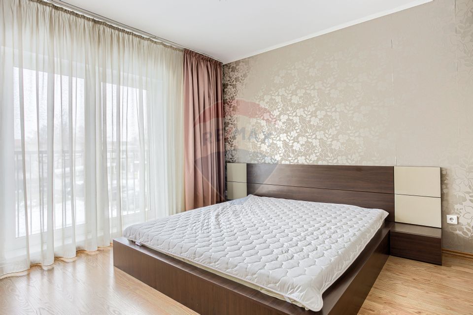 Apartament 3 camere + loc de parcare zona Subcetate