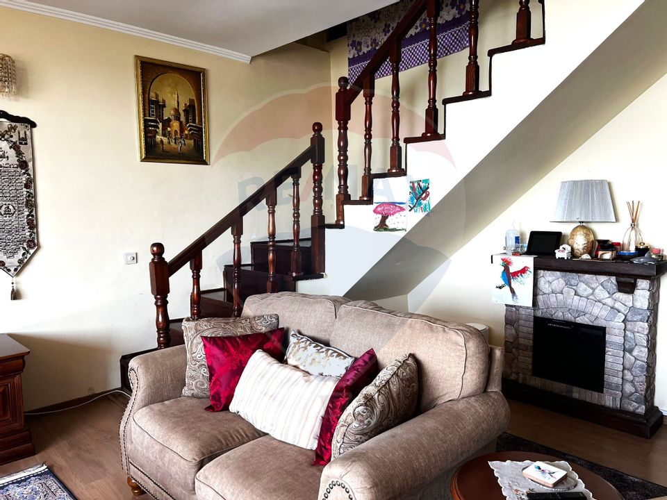 Apartament cu 6 camere de vânzare în zona Fundeni