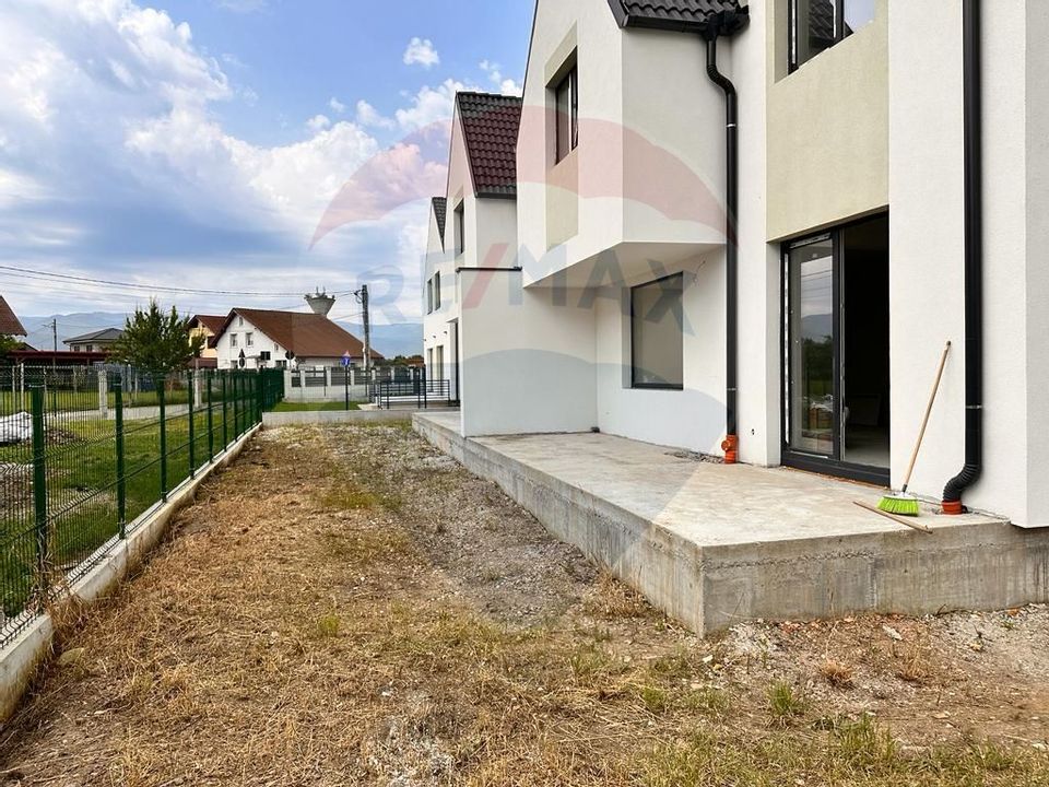 4 room House / Villa for sale