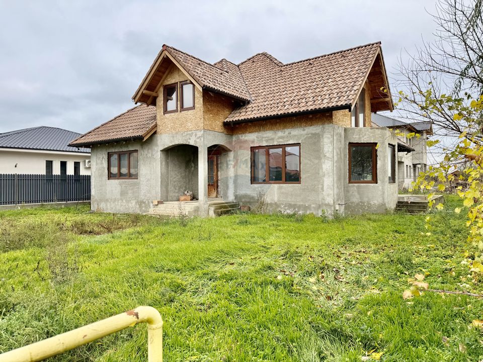 7 room House / Villa for sale, Est area