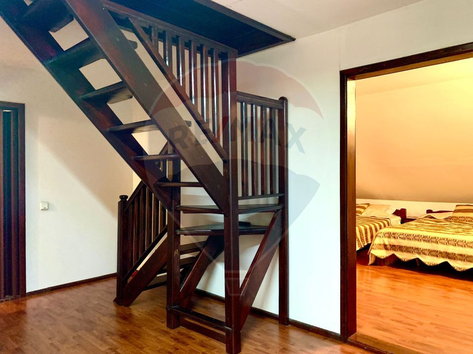 Pensiune cu 13 camere de vânzare in Bulz
