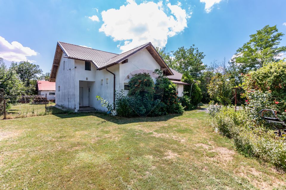 Casa+Laborator+ Teren 12.700 mp + casa de vacanta - Bolintin Vale