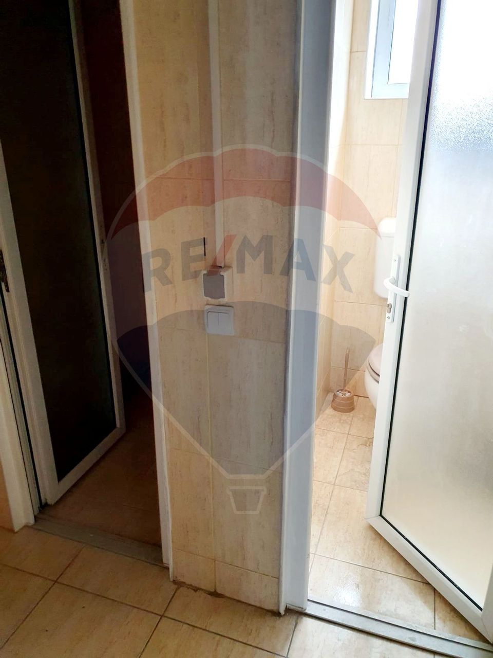150sq.m Commercial Space for rent, Central area