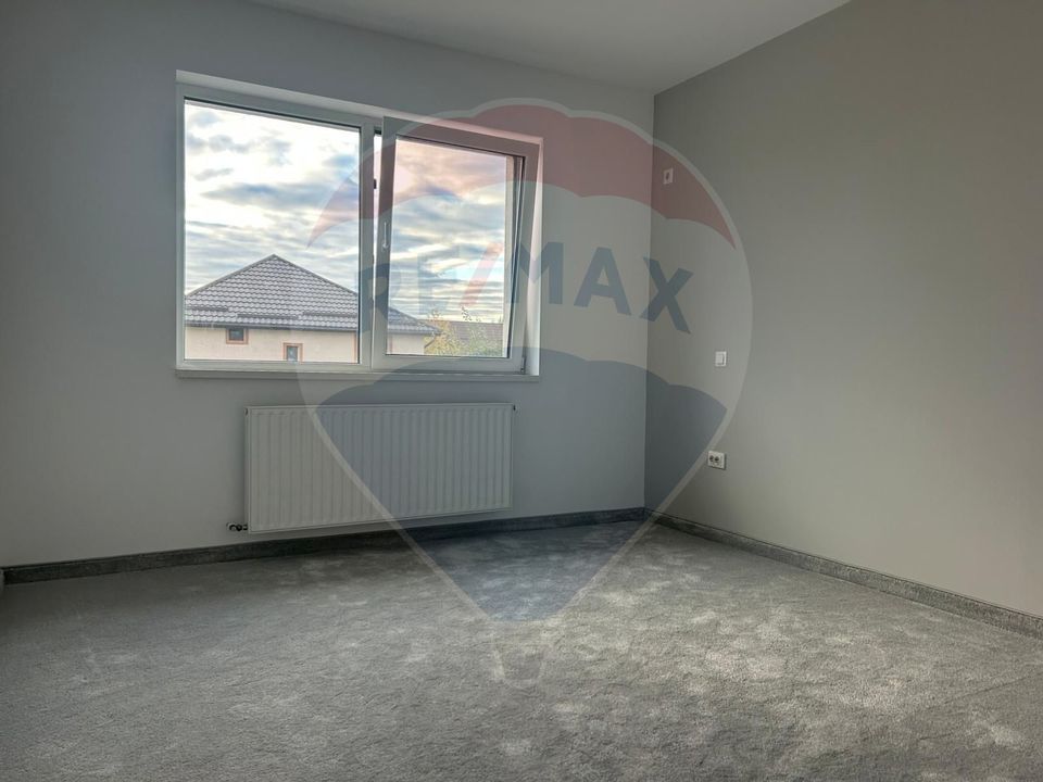 4 room House / Villa for sale