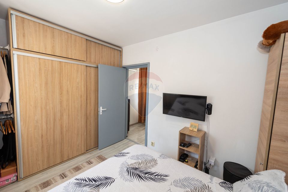 Apartament semidecomandat cu 2 camere de vanzare str Becatei Salajan