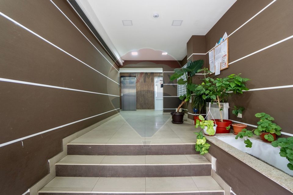 Apartament 3 camere | 75 mp | 2 băi | parcare + boxă | Tractorul