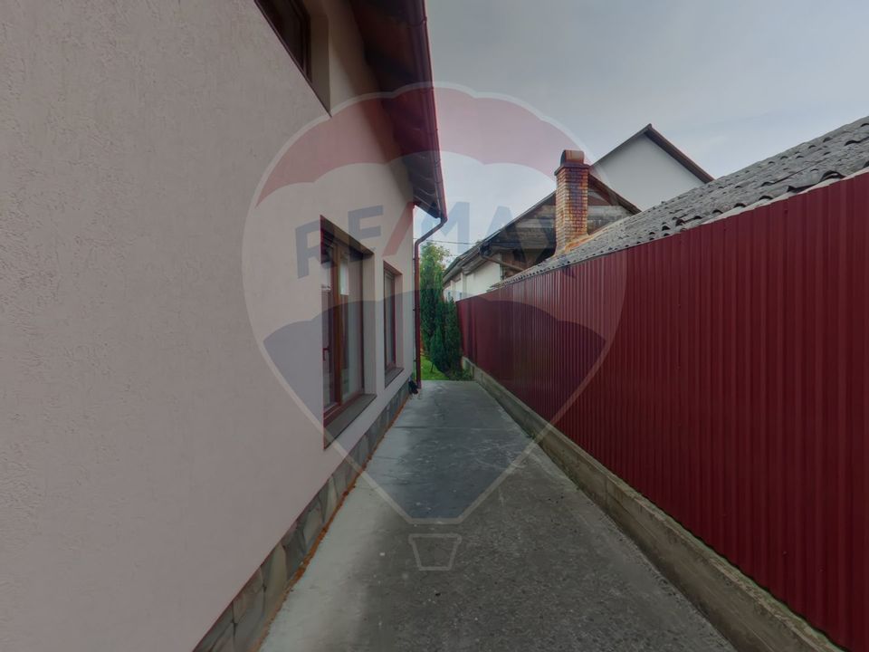 Casă / Vilă cu 5 camere de vânzare