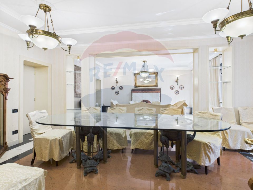 Spectacular villa in Balotesti, 5000 sqm courtyard and indoor pool