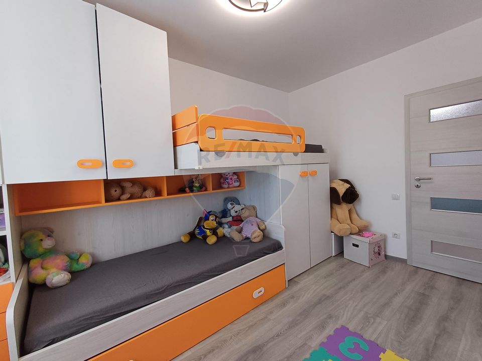 Apartament cu 3 camere de vanzare