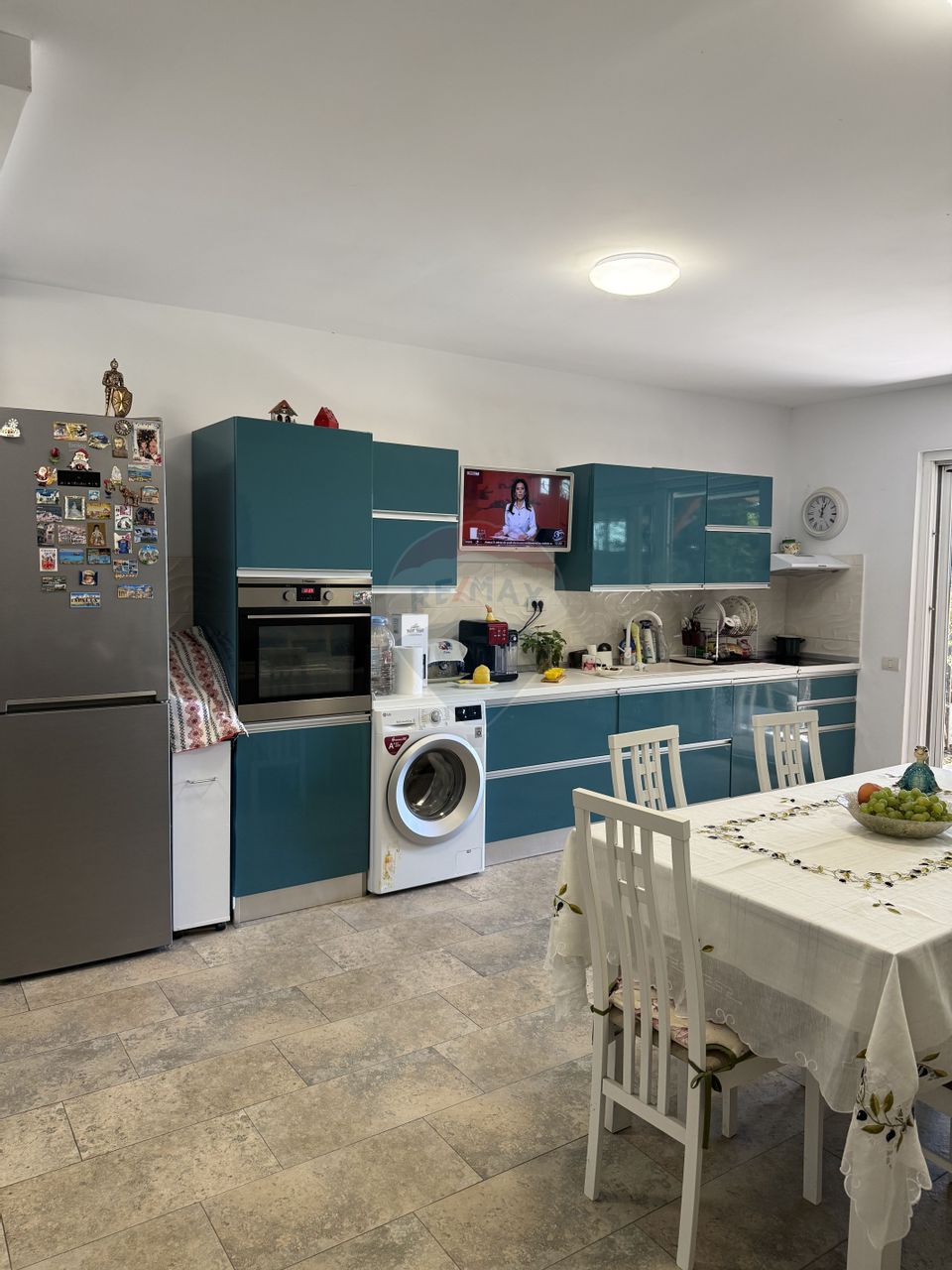 Vilă premium cu priveliște la lac și acces direct la apă