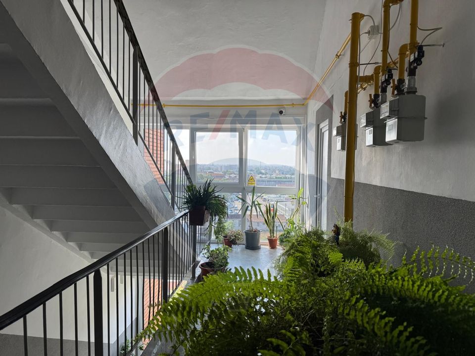 Apartament 3 cam.decomandat  cu centrala-Piata Uta/stadion