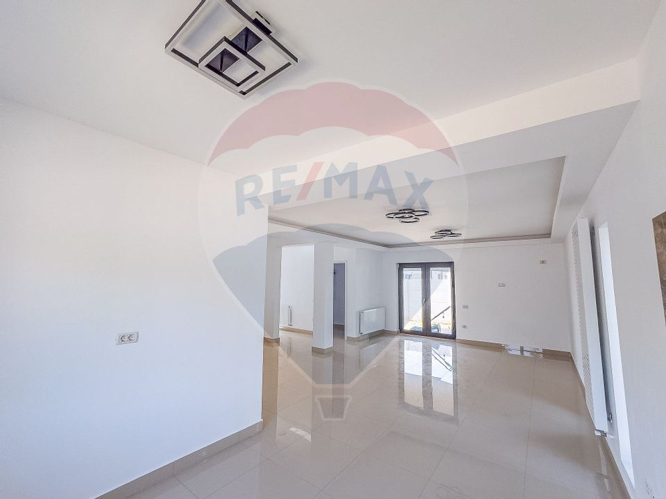 4 room House / Villa for sale