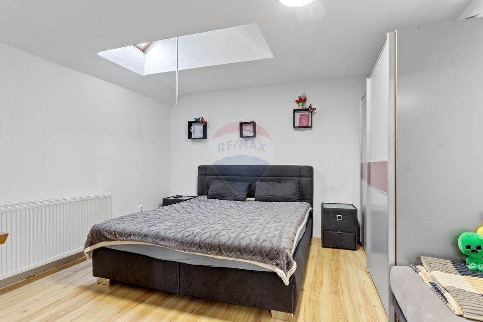 Apartament cu 3 camere la casa de vanzare in Bujac