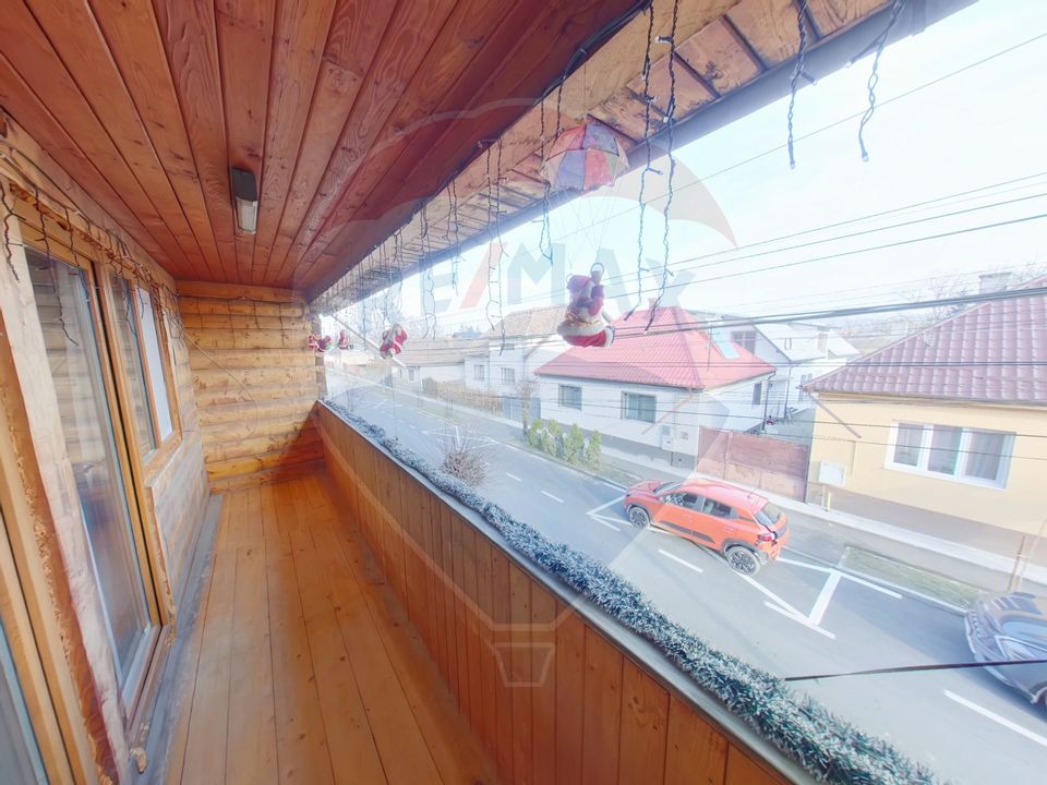 6 room House / Villa for sale, Vest area