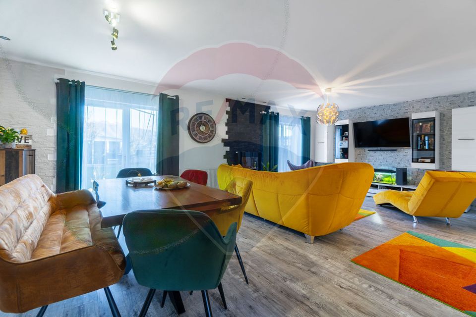 Casă / Vilă cu 4 camere de vânzare în zona Central