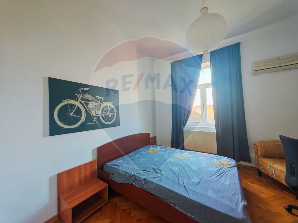 Apartament 4 camere - zona Universitate - Cavafii Vechi