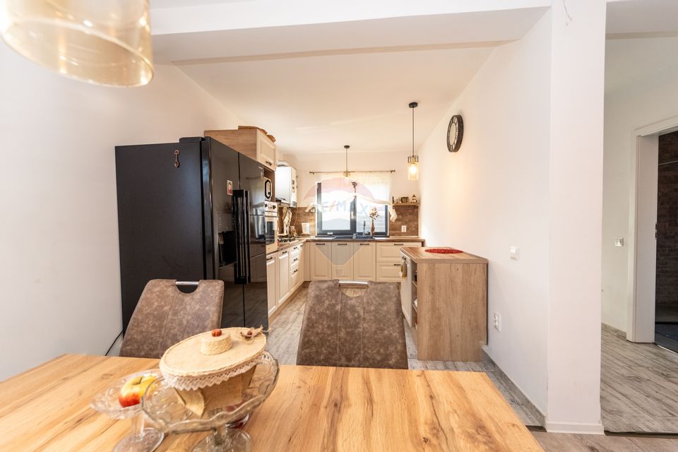 Comision 0%! | Proprietate cu terasa, semineu | 400 mp teren, Izvor!