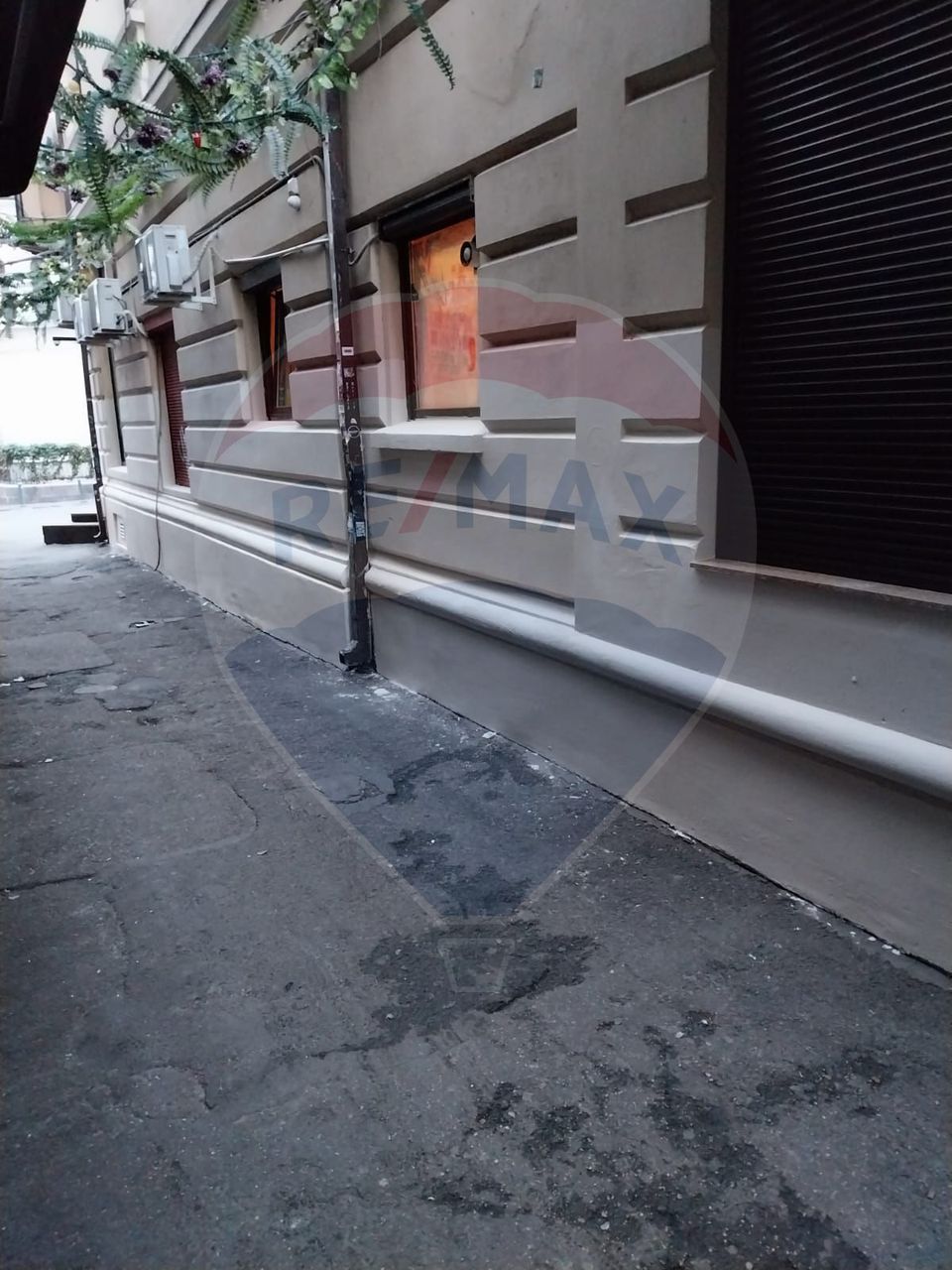 100sq.m Commercial Space for rent, Lipscani area