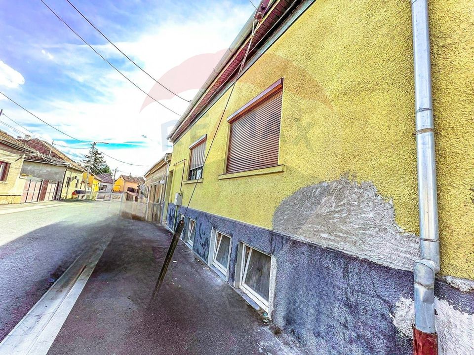 200sq.m Commercial Space for sale, Dragasani area