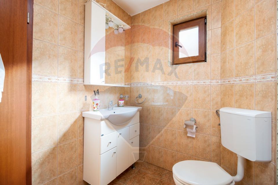 De Vânzare  Pensiunea Laura – 3 Margarete, Sânmartin, Băile Felix