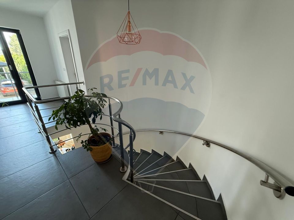 800sq.m Office Space for rent, Europa area