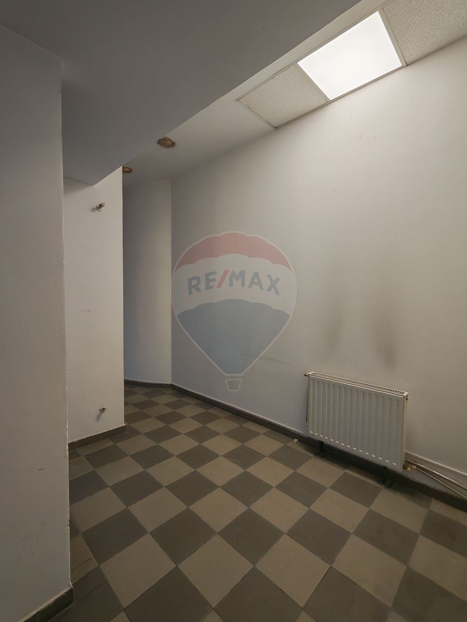 230.99sq.m Commercial Space for rent, Ultracentral area