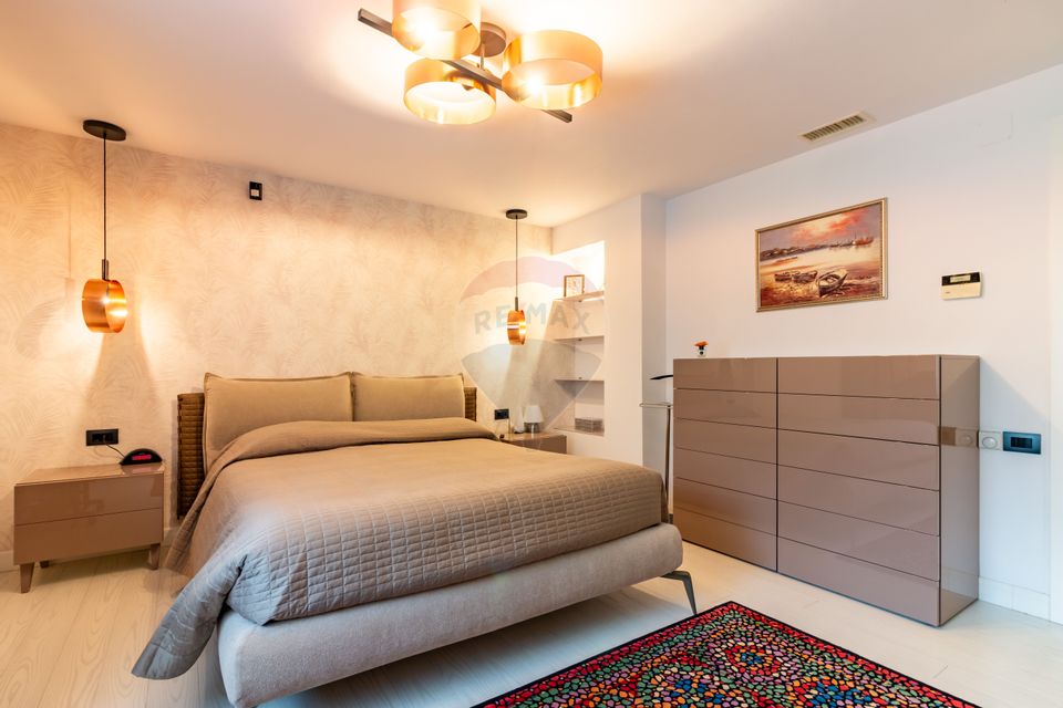 Vilă + casă de oaspeți + casă angajați | 12 camere | 530mp | Mogoșoaia